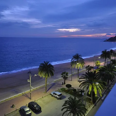 Penthouse -lloret Holiday דירה